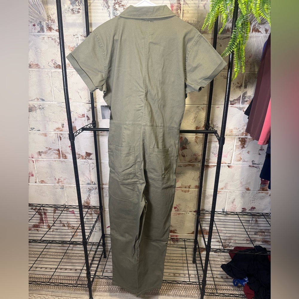 Celebrity Pink Olive Button-Up Jumpsuit - Picture 8 of 9